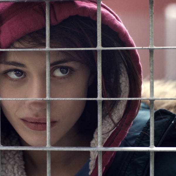 B043_C006_011166_1168